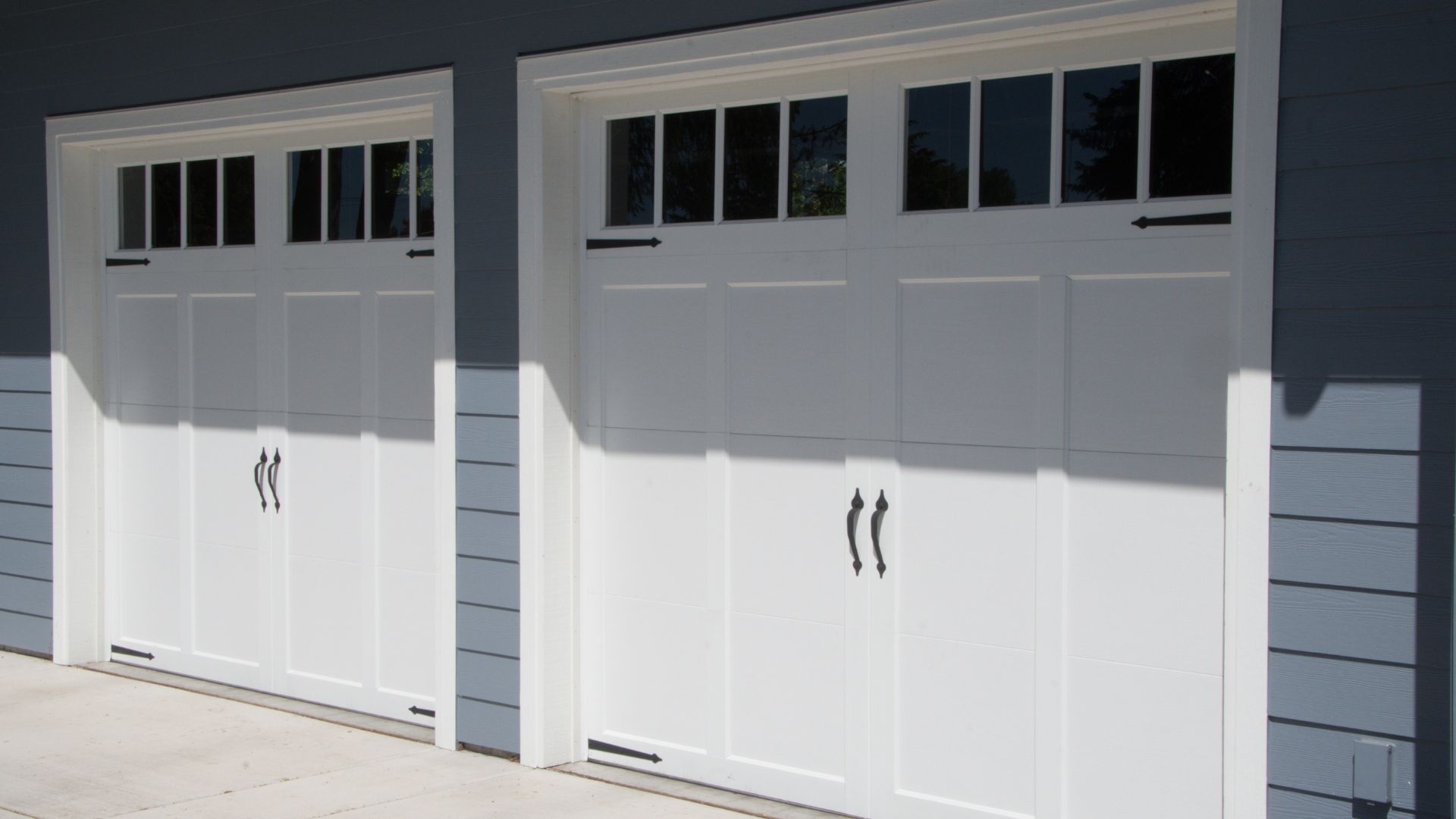 M4145 - Blog - How to Fix a Noisy Garage Door-FT